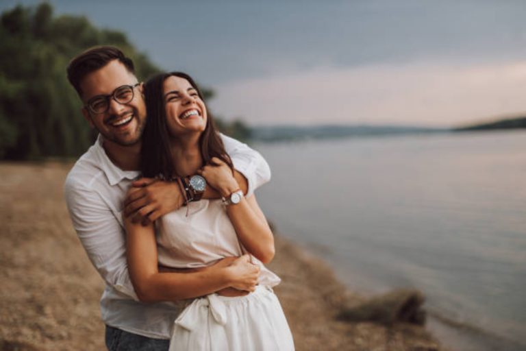 Is your partner green flag or red flag: आपका पार्टनर ग्रीन फ्लैग है या रेड? इन संकेतों से लगाएं पता