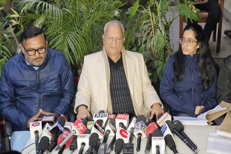 BPSC अभ्यर्थियों को कानूनी लड़ाई में जन सुराज का मिला समर्थन, पढ़िए प्रशांत किशोर को लेकर क्या बोले वाई वी गिरी 
