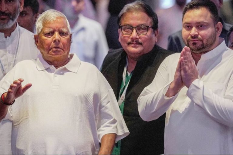 तेजस्वी के बताए रास्ते पर चलते हैं लालू यादव, JDU बोली, युवराज ने पिता की राजनीति…  