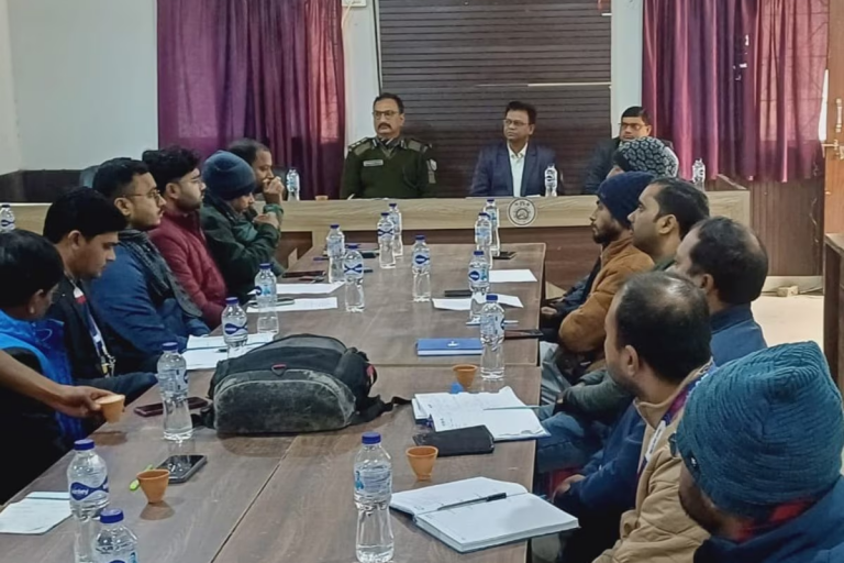 Bagaha News: बैंक से 50 हजार निकालने पर आम आदमी को सुरक्षा देगी पुलिस, लूट पाट से बचाने का बेहतर प्रयास