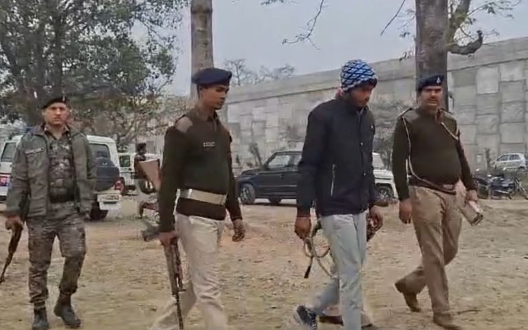 Bihar News: एसआईटी टीम की बड़ी उपलब्धि, सीएसपी संचालक से लुट कांड के मास्टर माइंड को पकड़ा