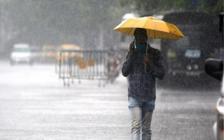 Weather Forecast: गरज चमक के साथ बौछार, साइक्लोनिक सर्कुलेशन का दिखेगा असर, इन राज्यों में आंधी-तूफान के साथ बारिश