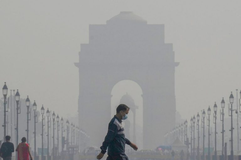 Delhi NCR GRAP 4: दिल्ली में GRAP- 4 लागू, हाइब्रिड मोड में चलेंगी 9वीं और 11वीं तक की कक्षाएं