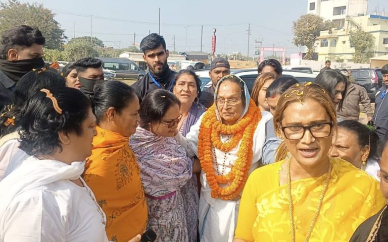 धनबाद में किन्नरों का अधिवेशन, देश-विदेश से आए 5000 किन्नर, देखें Video