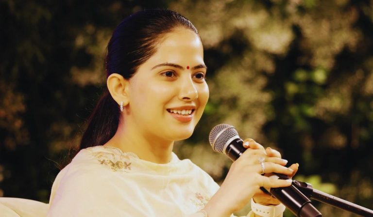 Jaya Kishori Tips : एक वाणी, लाख रिश्ते बोलते समय जया किशोरी ने दी ये सीख