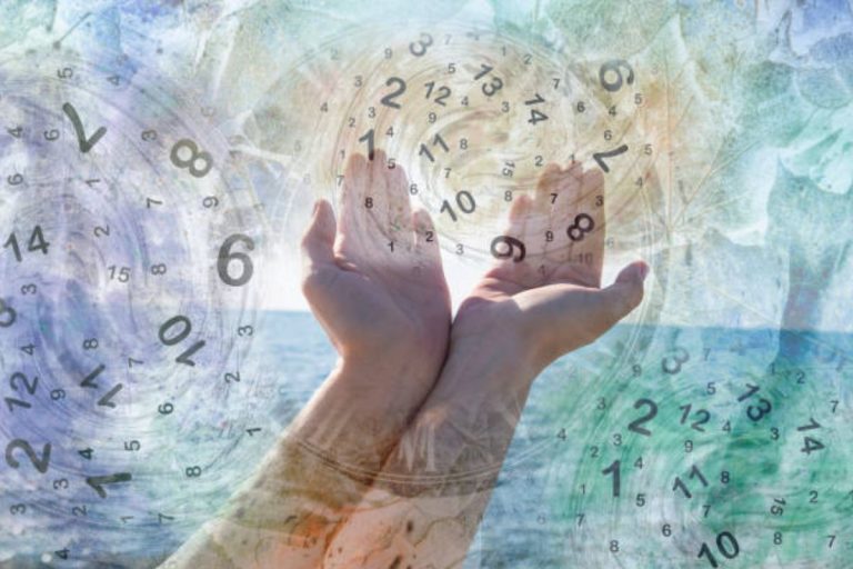 Secrets Of Success Through Numerology: इन तारीखों को जन्मे लोगों पर होती है पैसों की बारिश, सफलता चूमती हैं इनके कदम