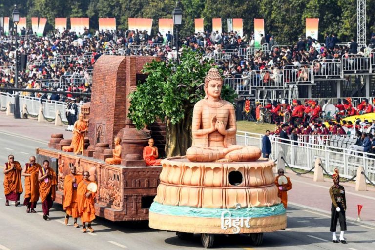 बिहार की झांकी ने गणतंत्र दिवस पर कर्तव्य पथ पर बढ़ाई शोभा, जानें क्या रहा थीम