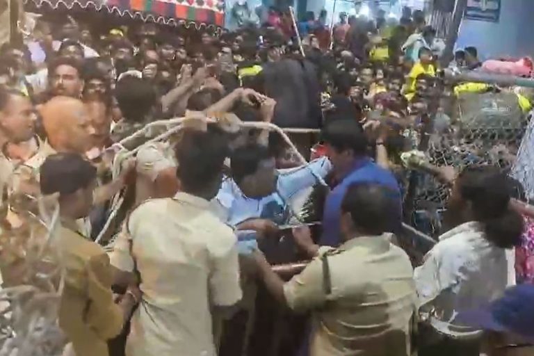 Andhra Pradesh: तिरुपति मंदिर में टोकन लेने के दौरान भगदड़ – 6 की मौत, पीएम मोदी ने जताया दुख, VIDEO