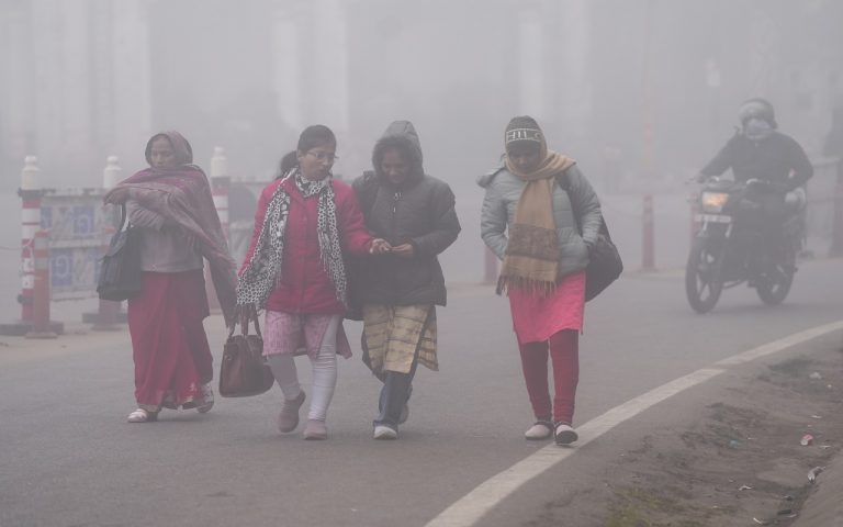 Bihar Weather: बिहार के तीन जिलों में कोल्ड डे तो 9 में घने कोहरे का अलर्ट, गणतंत्र दिवस पर भी ठंड से राहत नहीं
