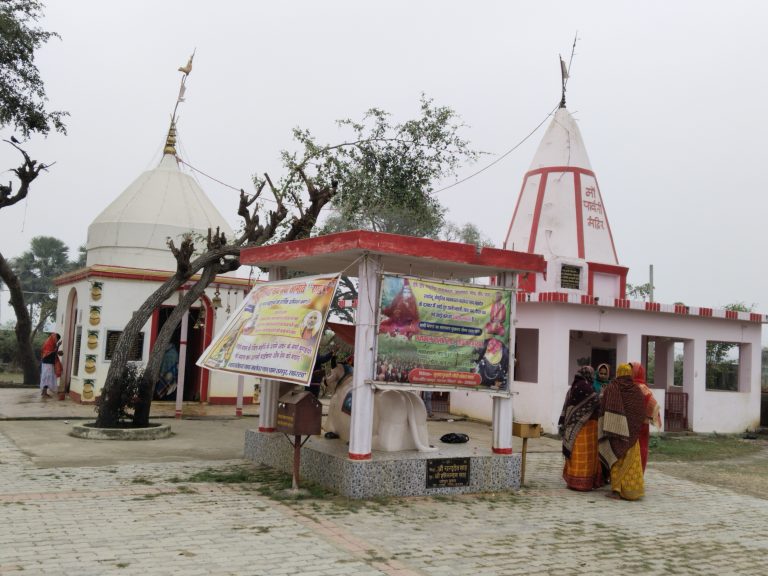 नववर्ष में लोगों ने धार्मिक स्थल व मंदिरों में टेका माथा