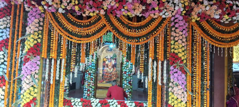 हरे-राम, हरे कृष्णा अष्टयाम-संकीर्तन से भक्तिमय हुआ माहौल