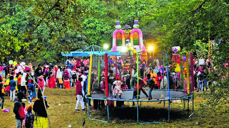 पिकनिक स्पॉट रहे गुलजार, खूब मना जश्न