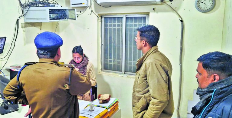 Chhapra News : छपरा में पीएनबी में चोरी की कोशिश, तोड़े ताले