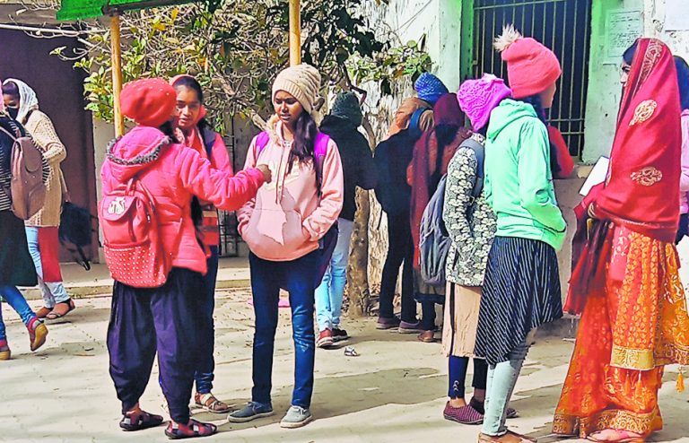 Chhapra News : ऑनलाइन रिजल्ट की कॉपी के साथ फॉर्म भरने का मिला विकल्प