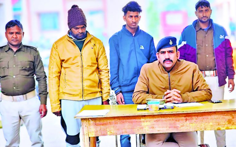 Gopalganj News  : 44 ग्राम ब्राउन सुगर के साथ दो ड्रग्स पेडलर गिरफ्तार, 34 हजार नकद जब्त