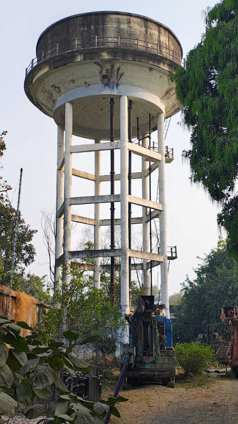 आठ करोड़ रुपये से अधिक खर्च के बावजूद जलापूर्ति को तरस रहे लोग