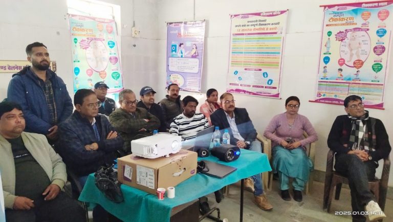 टीकाकरण कॉर्नर का स्वास्थ्य मंत्री ने किया उद्घाटन