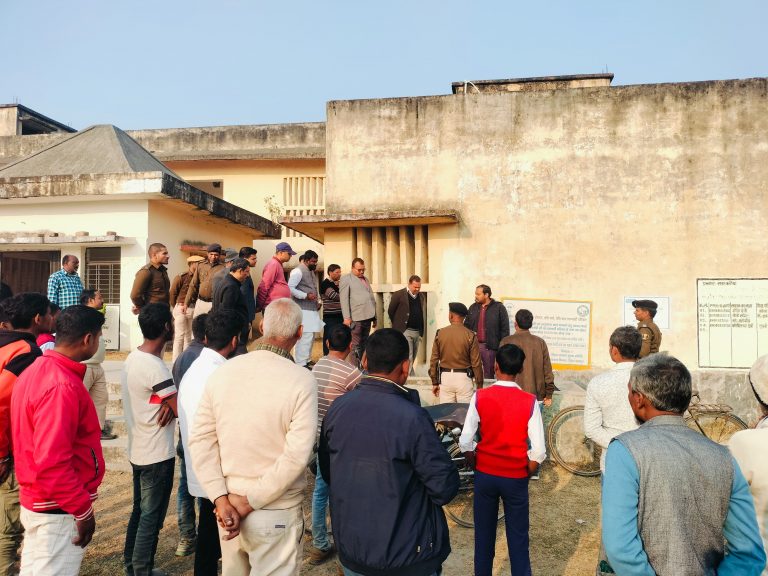 अपने-अपने कक्ष को अच्छे तरीके से सजा कर रखें : डीएम