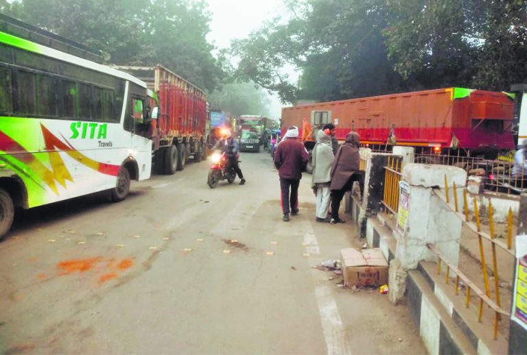 Buxar News: बक्सर-पटना फोरलेन पर 11 किमी तक लगा जाम