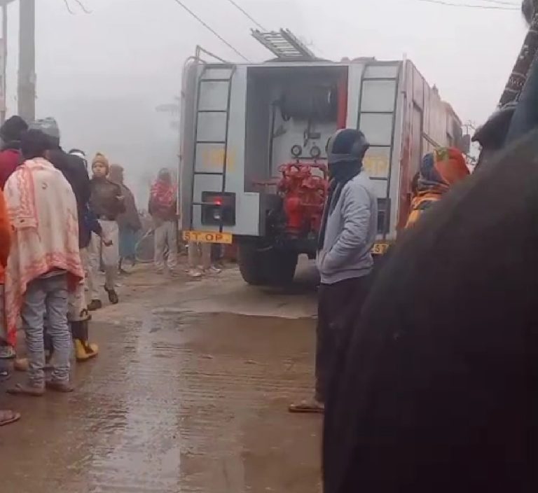 गावपुर में गोदाम में लगी आग, झुलस कर मालिक के पुत्र की मौत