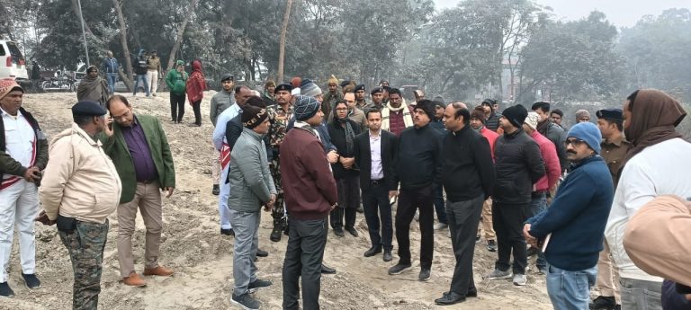 मुख्यमंत्री के दौरे को लेकर डीएम ने हेलिपैड निर्माण का लिया जायजा