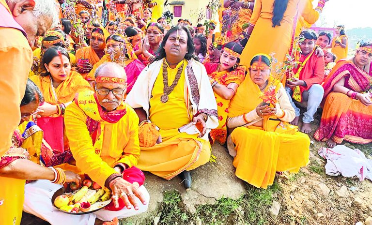 Dhanbad News: जीवन का मार्ग दर्शन करती है भागवत कथा : सुरेन्द्र हरिदास