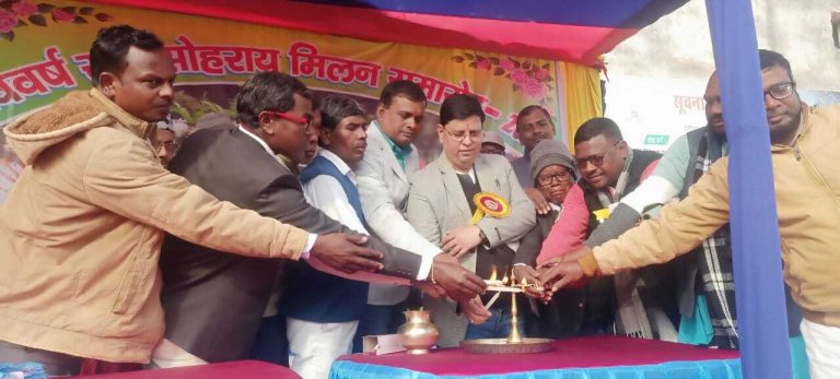 नशे से दूर रहने व शिक्षा की ओर अग्रसर रहें आदिवासी समाज के युवा
