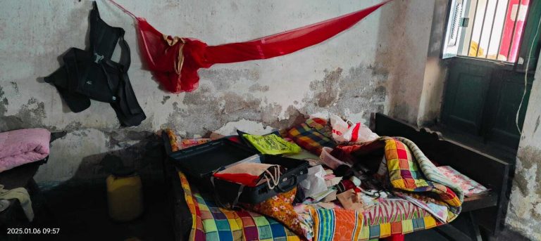 एक ही रात चोरों ने पांच घरों को बनाया निशाना