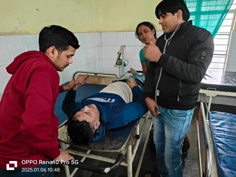 स्कूटी पर घूमने निकले थे दो भाई, सड़क किनारे पिलर से टकरायी गाड़ी, एक की मौत