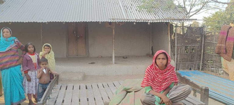 45 वर्षीय महिला की गला दबाकर हत्या