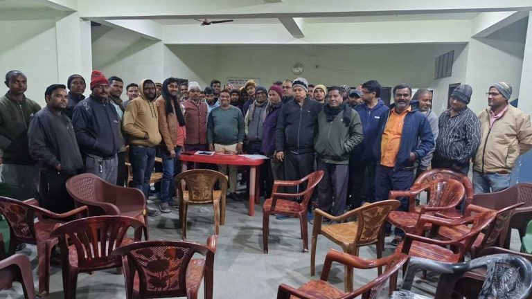 Giridih News: टोल टैक्स की वसूली के खिलाफ हाईकोर्ट में जनहित याचिका दायर करेगा व्यवसायी संघ