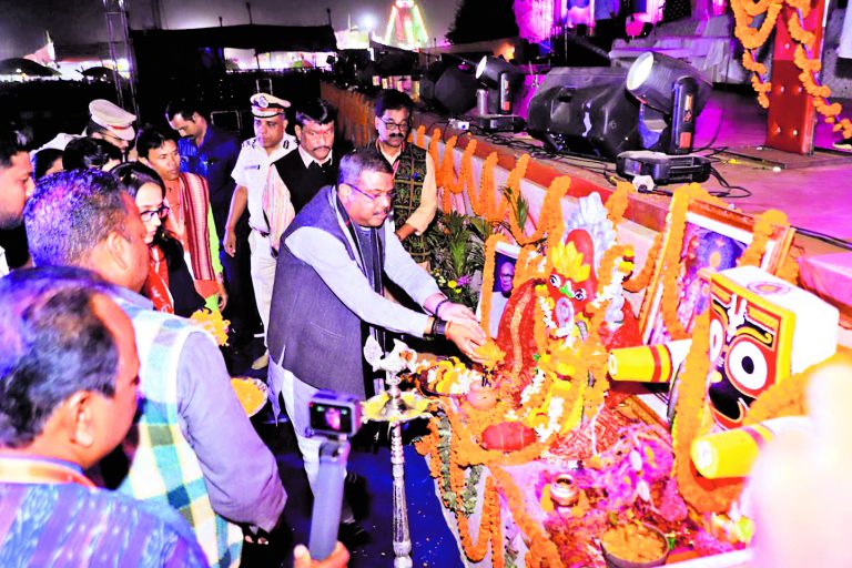 Jharsuguda News: केंद्र व राज्य सरकार की मदद से झारसुगुड़ा बनेगा मुख्य आर्थिक केंद्र : धर्मेंद्र प्रधान
