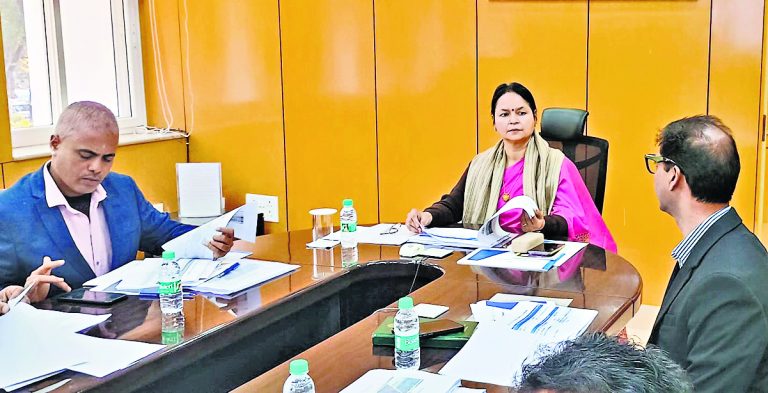 Ranchi news : भूमि अधिग्रहण, मुआवजा व फॉरेस्ट क्लियरेंस की समस्या महीने भर में दूर करें उपायुक्त : मुख्य सचिव