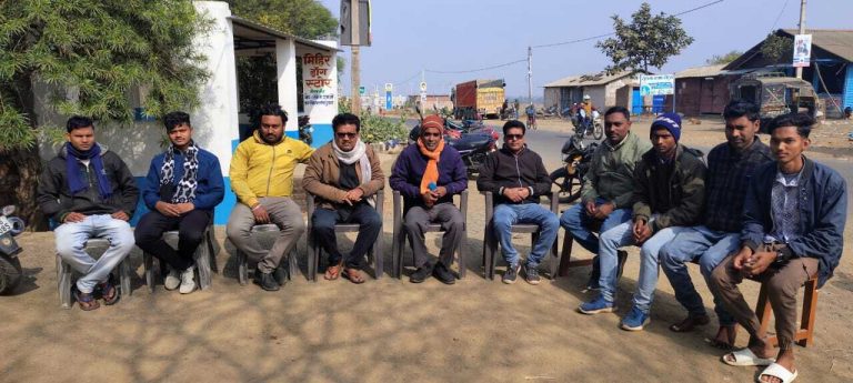पाकुड़िया में बेरोजगारी की समस्याएं, शिक्षा व्यवस्था दुरुस्त नहीं, लोग करते हैं पलायन