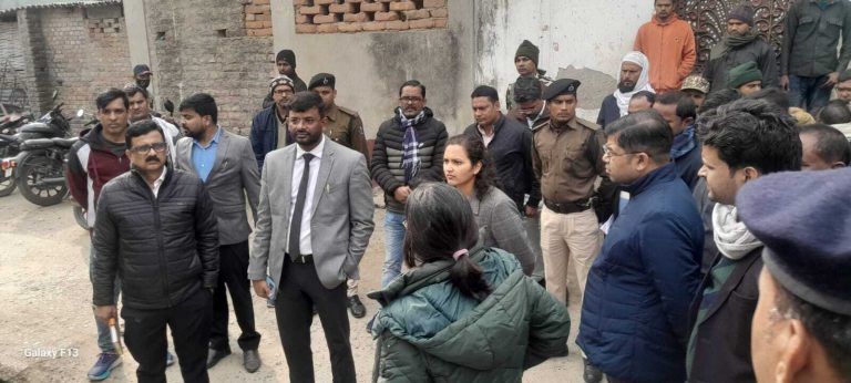 सीएम के आगमन को लेकर कार्यक्रम स्थल का डीएम ने किया दौरा