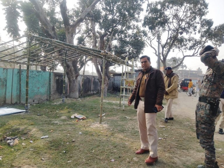 अविलंब अवैध निर्माण को एसडीपीओ ने हटाने का दिया निर्देश