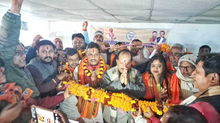 दीपक सिंह पुनः बनाये गये भाजपा जिलाध्यक्ष