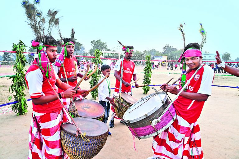 Rourkela News: आरएसपी के सिनर्जी लोक सांस्कृतिक महोत्सव में शहीद बाबा तिलका माझी टोला की मंडली बनी चैंपियन