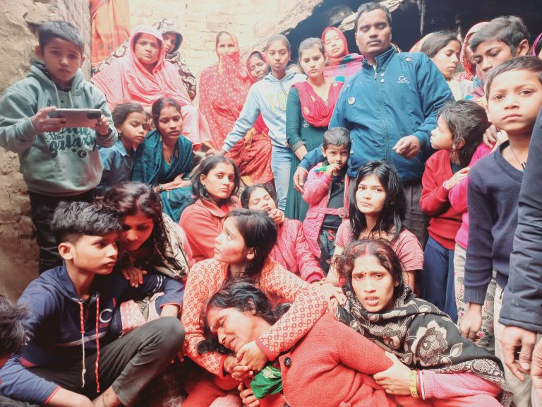 संदिग्ध स्थिति में अधेड़ की मौत, परिजनों ने हत्या का लगाया आरोप