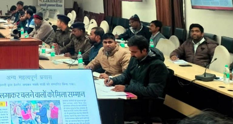 जाम से निबटने के लिए हटायें स्थायी व अस्थायी अतिक्रमण: डीएम