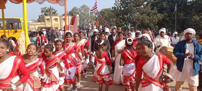 शहीद नीलांबर-पीतांबर के आदर्शों पर चलना ही सच्ची श्रद्धांजलि