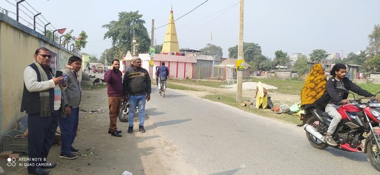 काली मेला सड़क से हटाया गया अतिक्रमण