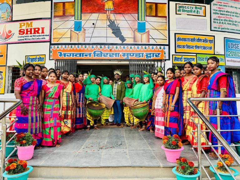 Chaibasa News : कस्तूरबा में नामांकन की प्रक्रिया पारदर्शी हो : संजीव