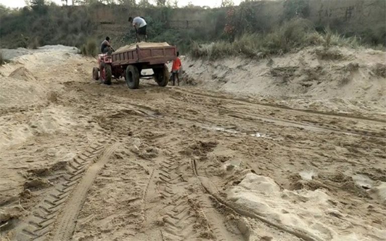 Ranchi news : बिहार व बंगाल की तर्ज पर होगा बालू घाटों का संचालन, अध्ययन के लिए कमेटी गठित
