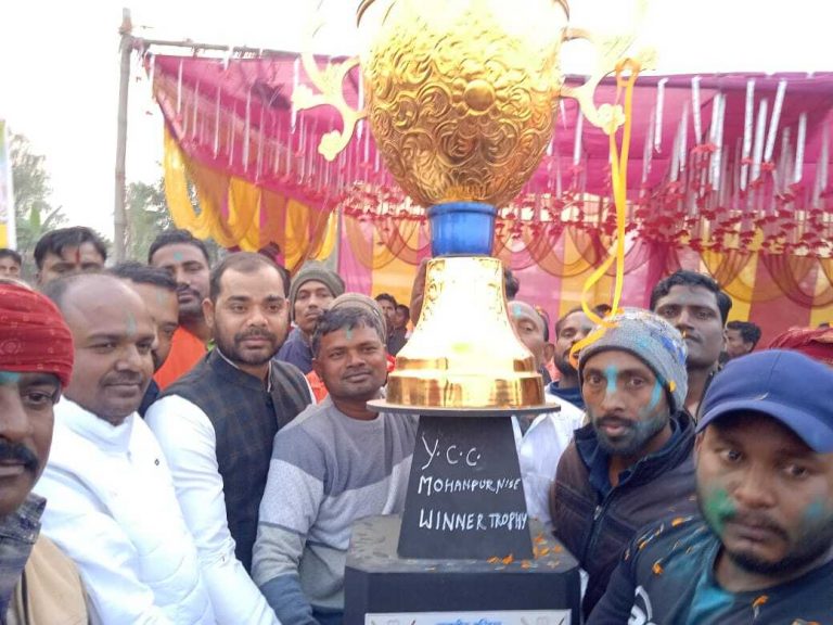 मोहनपुर की टीम ने जीता टूर्नामेंट मोहनपुर की टीम ने जीता टूर्नामेंट