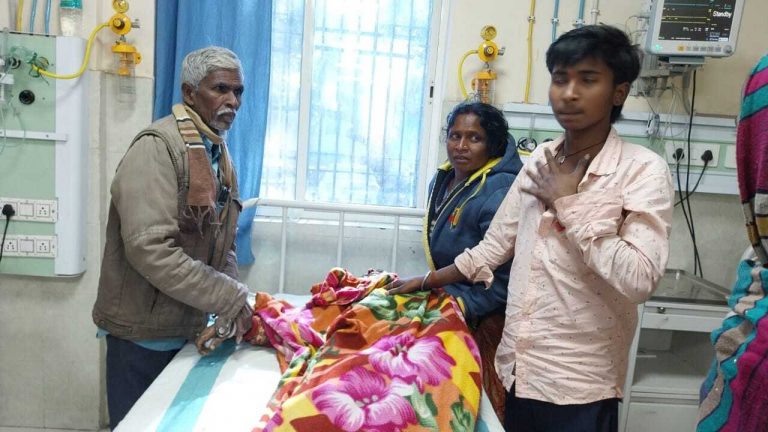 सड़क दुर्घटना में आशा की मौत
