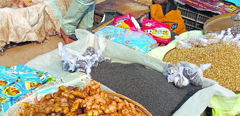 Chhapra News : पॉलीथिन बैन का कोई असर नहीं, रोजाना हो रही है सौ किलो से ज्यादा की खपत