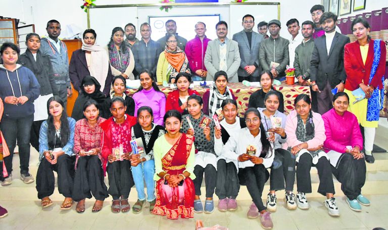 Dhanbad News : आरएस मोर कॉलेज में युवा दिवस के उपलक्ष्य पर प्रभात खबर का संवाद कार्यक्रम