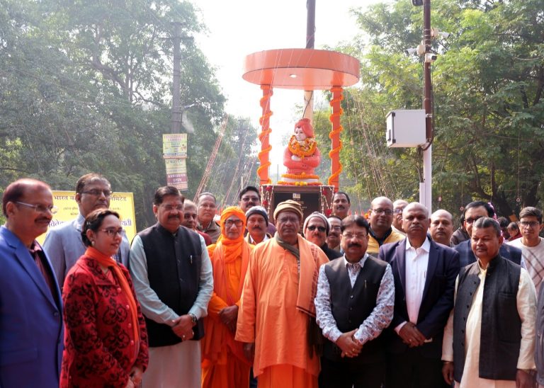Dhanbad News : युवा दिवस पर बोले बीसीसीएल के सीएमडी : स्वामी जी के बताये मार्ग पर चलें बच्चे