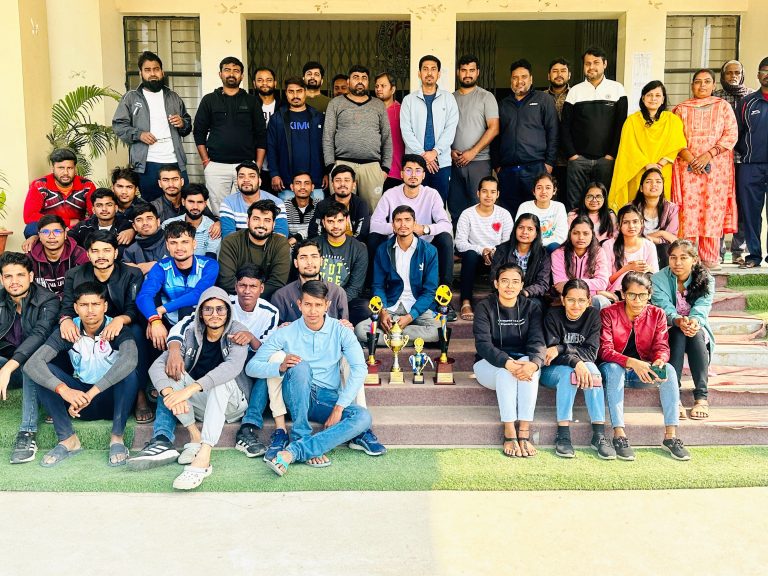 Khagaria news : वॉलीबाल में इंजीनियरिंग कॉलेज खगड़िया की टीम ने मुंगेर को 2-1 से हराया